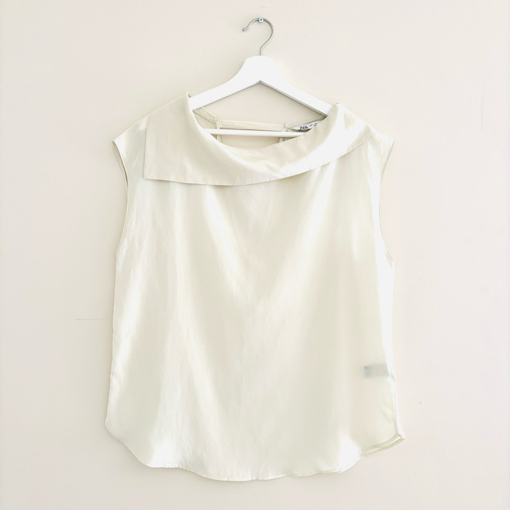 ZARA Satin-like Sleeveless Blouse with Draped Collar Size Large Ivory Never Worn